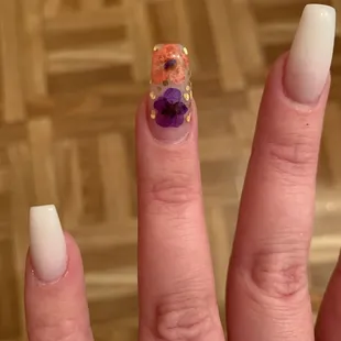 Beautiful flower and sparkle detail