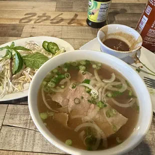 Small pho with eye round