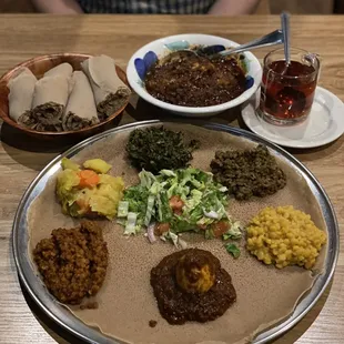 Dorowat (soo flavorful), vegetarian combo, and hot tea