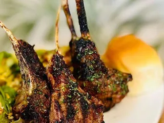 8 Fresh Food Assassin Restaurant & Lounge