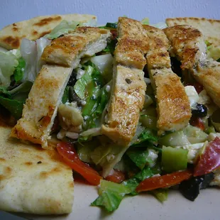 Mediterranean Tossed Chicken Salad