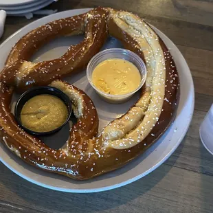 Hot soft pretzel w/ beer cheese &amp; spicy mustard!