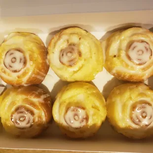 Iced Lemon Rose Cupcakes