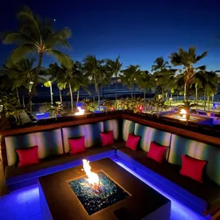 Fire pits overlooking Kalakaua Ave + the ocean