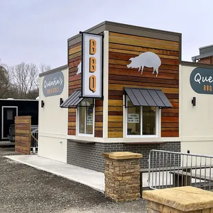 Order Outside, Receive License Plate, Dine Inside