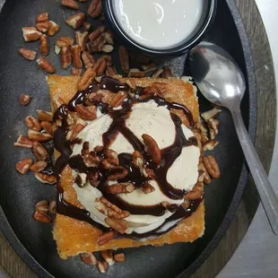 Disfruta de un rico postre después de comer riquísimos platillos mexicanos.