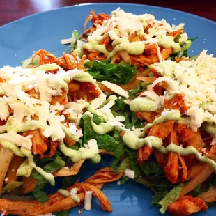 these chicken tinga tostadas are ... ::droooool!!::