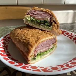 Pastrami sandwich on soft roll