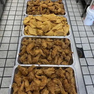 Catering Pans Fried Chicken Wings &amp; Fried Fish Filets