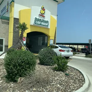 I love Quack Quack!! $30.00 for unlimited car washes you can't beat that! Plus complimentary dash wipes n air fresheners!!