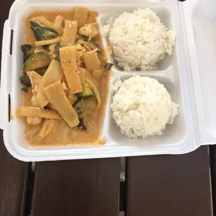 Red curry with chicken