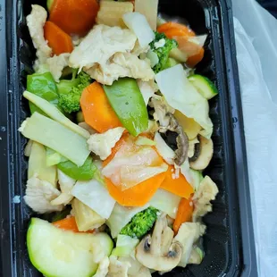 L2. Moo Goo Gai Pan Lunch Special