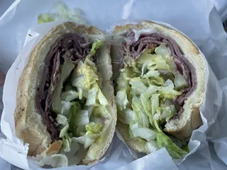 Maroa Street Deli & Liquor