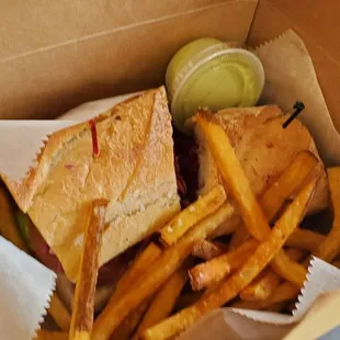 Garden Sandwich and fries ( +$2)