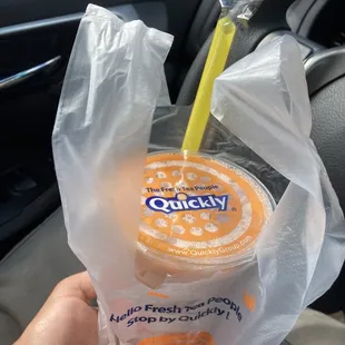 &quot;Champagne&quot; milk tea - peach-honeydew tasting &amp; overly sweet - wouldn&apos;t recommend