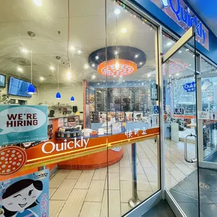 the inside of a fast food restaurant