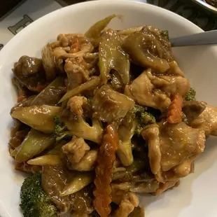 ramen and noodles, noodle dish, ramen, noodles, food, noodle soup