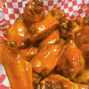 Traditional jumbo wings tossed in buffalo medium sauce