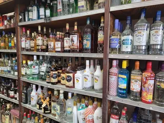 Charlie's Drive-In Liquors