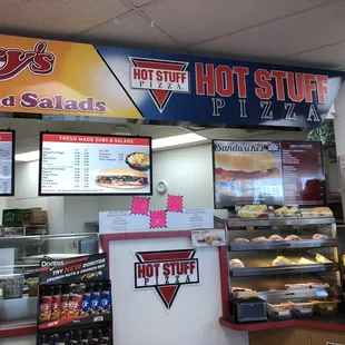 the interior of a fast food restaurant