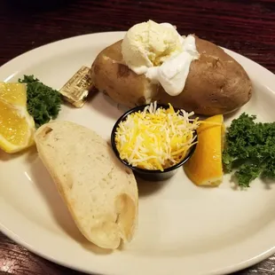 Veggie din $5.50 + $0.50 cheese