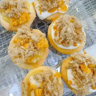 Salted egg yolk cup cake