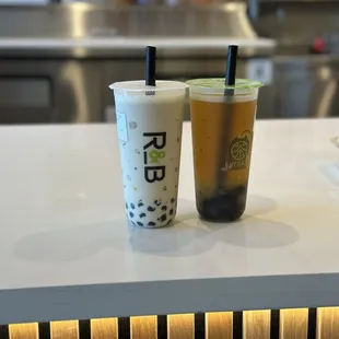 Roasted Oolong Milk Tea (left), Peach Oolong Tea