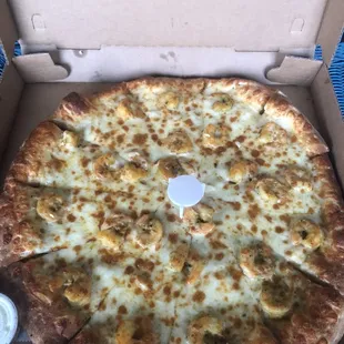 Lg white pizza with shrimp.