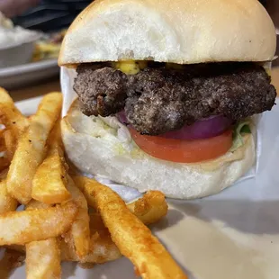 Just a good ol&apos; cheeseburger
