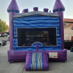 13x13 marble jumper w hoop