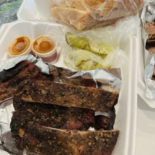 Pork spareribs, sliced bread, pickles and onions  7/2024