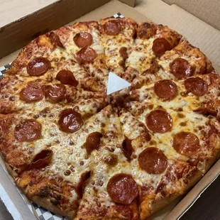 Large pepperoni pizza