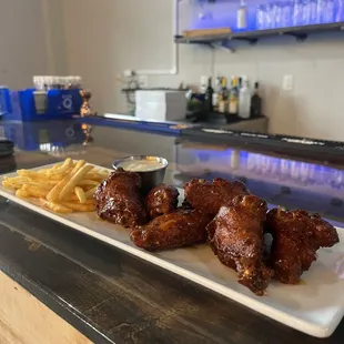 chicken wings, bbq chicken, fried chicken wings, food, bbq wings, chicken, fried chicken, chicken wings and fried chicken, poultry