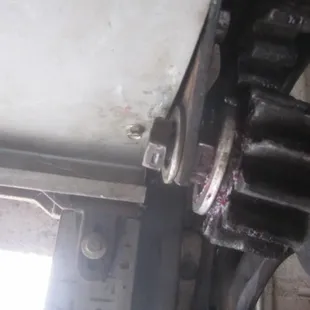 R&amp;S crappy job with my door. Gear getting loose soon to fall in my head.