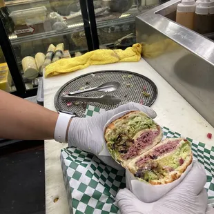 Pastrami&apos;s sandwich