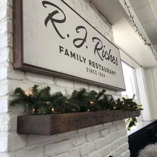 a sign for r j roberts family restaurant