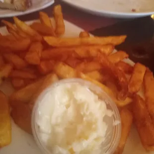 Hot n' Crispy fries with mayo