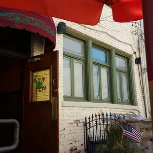 Love their outdoor space, quiet, clean and relaxing.