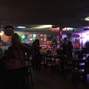 R PLACE IS HAPPENING TONIGHT