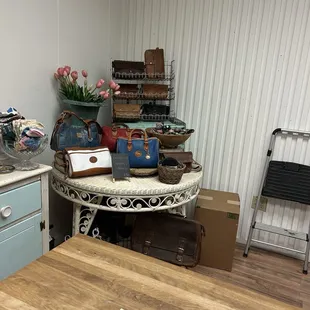 vintage dooney &amp; bourke!!