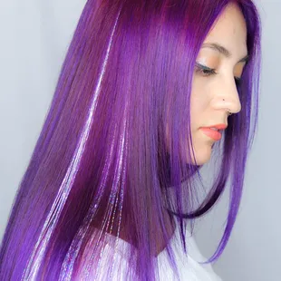 Pops of glitter tied in with vibrant color