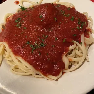 Linguine with meatball