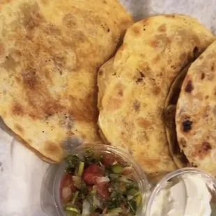 quesadilla with cardne inside