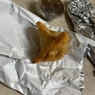 2 Pieces Veg Samosas