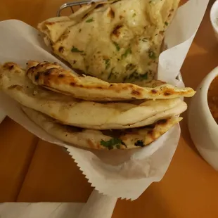Garlic naan x 2