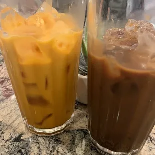 Thai iced tea (L) / Thai iced coffee (R)