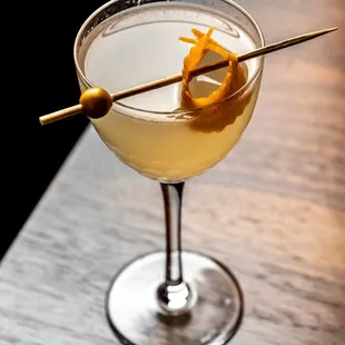 Dealer&apos;s choice cocktail - just a few descriptions and our craft cocktail bartenders will make your perfect drink.