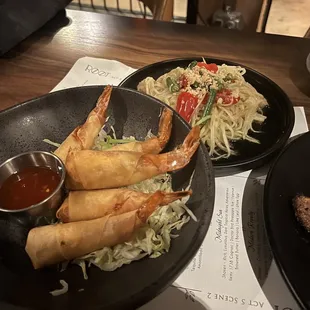 Fried shrimp, papaya salad