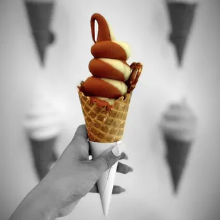 Thai tea swirl @whaevaeats
