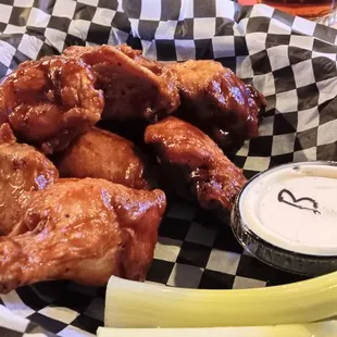 BBQ chicken wings-- delish!